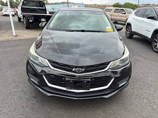 Used 2018 Chevrolet Cruze LT with VIN 1G1BE5SM5J7247927 for sale in Farmington, NM