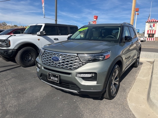 2020 Ford Explorer Platinum's photo