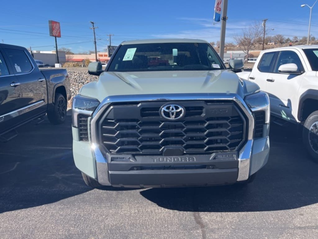 New 2026 Toyota Tundra SR5 SR5 CREWMAX 5.5