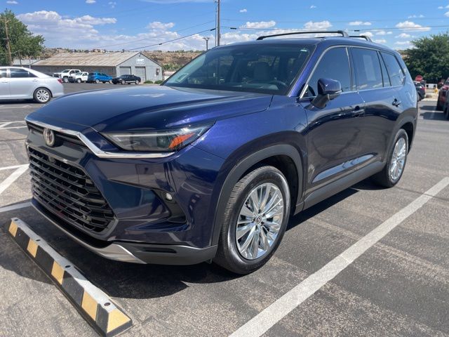 2025 Toyota Grand Highlander Platinum AWD's photo