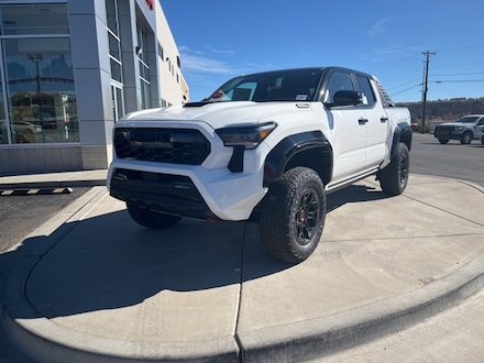 2025 Toyota Tacoma i-FORCE MAX TRD Pro 4X4 DOUBLE CAB HV