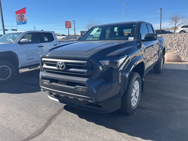 2025 Toyota Tacoma SR5's photo