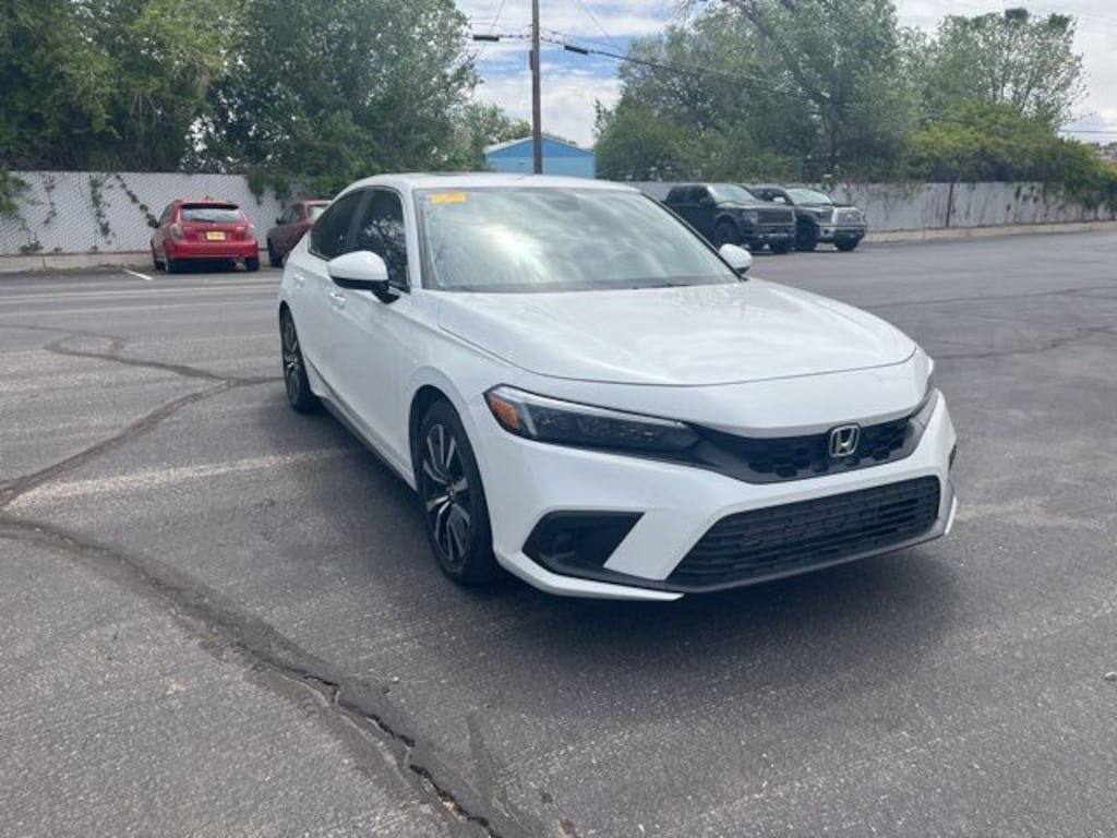 Used 2024 Honda Civic EX-L Hatchback
