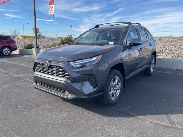 2025 Toyota RAV4 XLE's photo