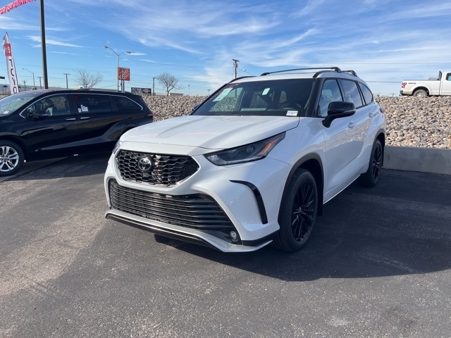 2026 Toyota Highlander XSE's photo