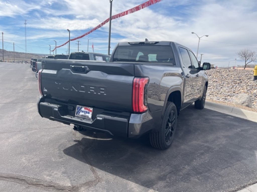 New 2026 Toyota Tundra Limited LIMITED CREWMAX 5.5