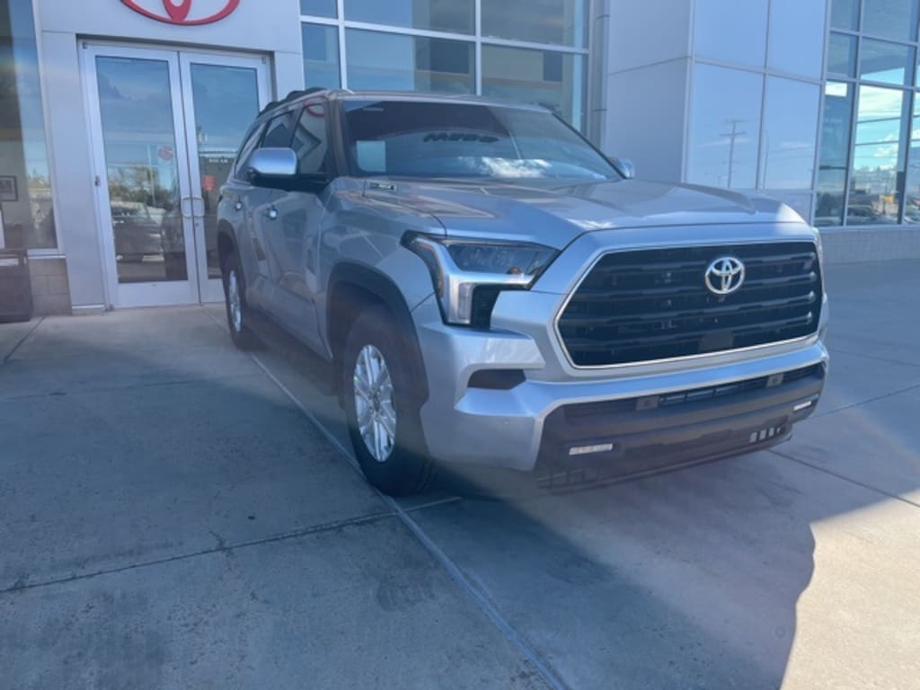 New 2026 Toyota Sequoia SR5 SR5 HYBRID