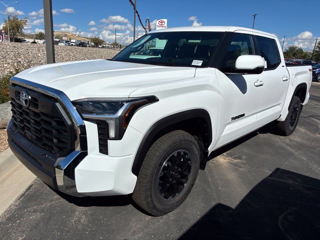 2026 Toyota Tundra SR5 SR5 CREWMAX 5.5