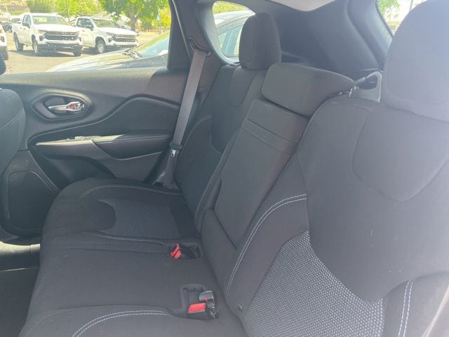 2019 Jeep Cherokee Latitude - Photo 7