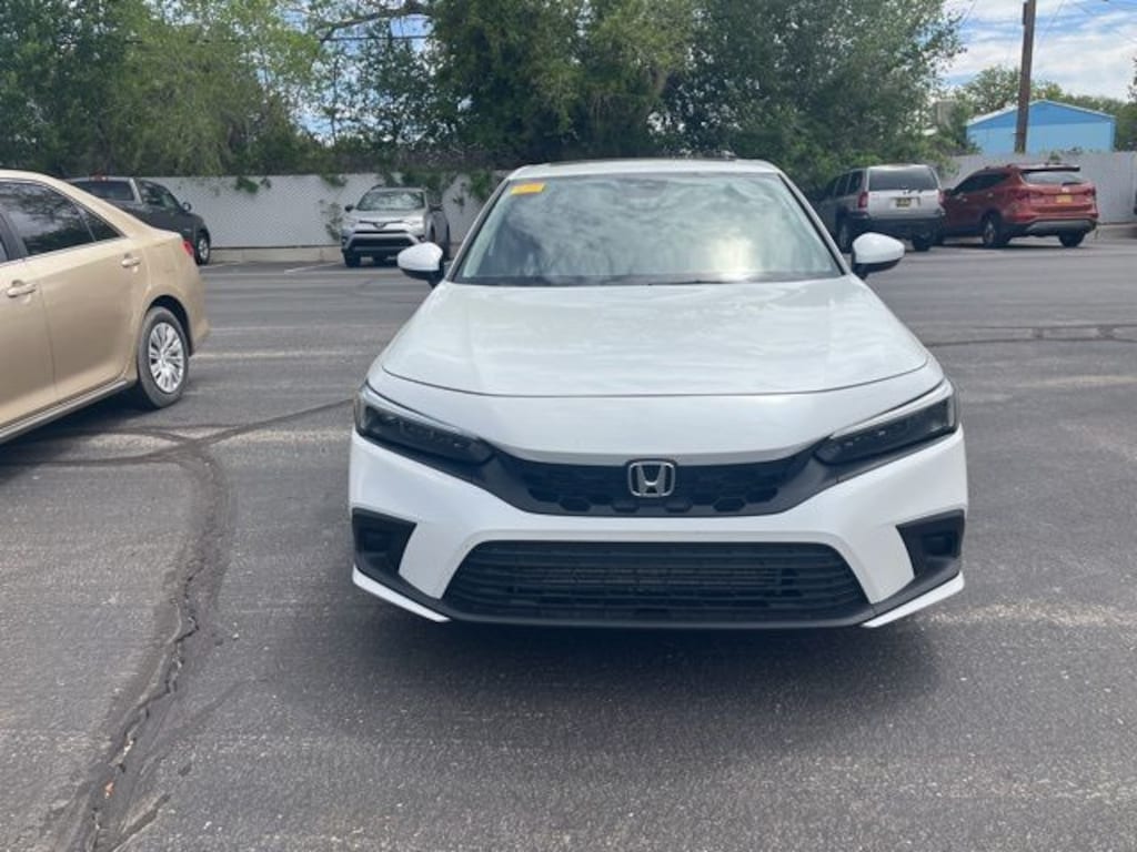 Used 2024 Honda Civic EX-L Hatchback