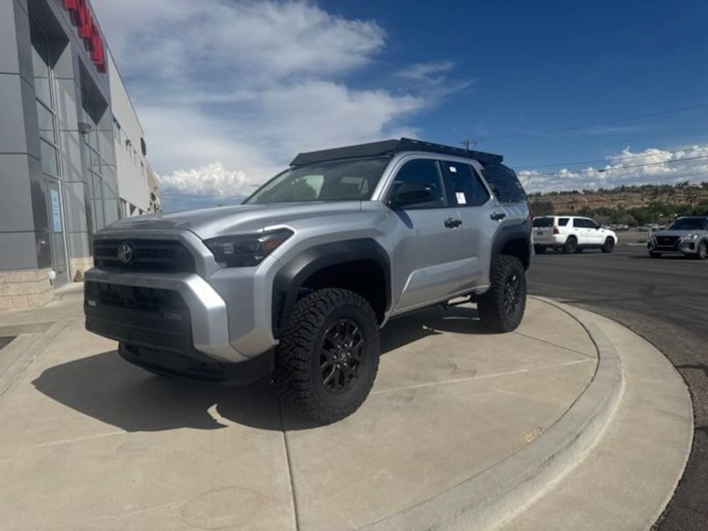 New 2026 Toyota 4Runner SR5 4WD SR5