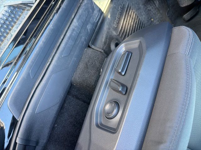 2026 Toyota Tundra SR5 - Photo 9