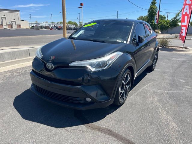 2018 Toyota C-HR XLE Premium's photo