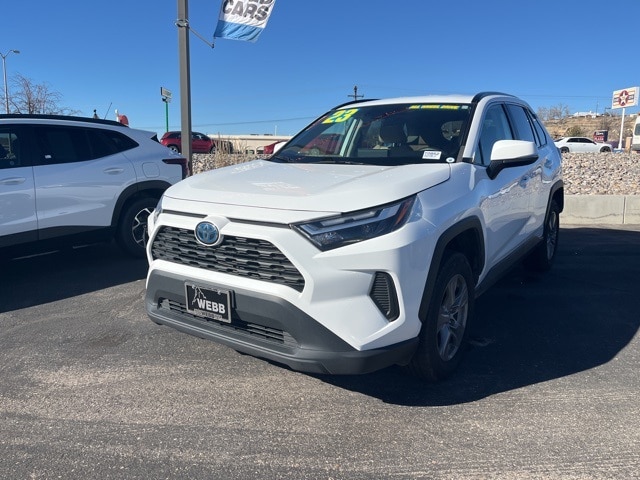 2023 Toyota RAV4 XLE's photo