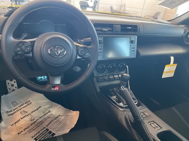 2026 Toyota GR86 Yuzu Edition - Photo 7