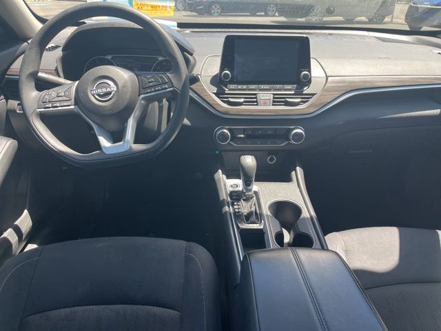 2025 Nissan Altima SV - Photo 8