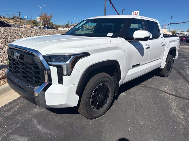 2026 Toyota Tundra SR5 SR5 CREWMAX 5.5