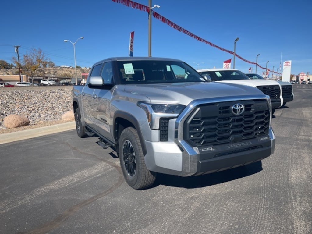 New 2026 Toyota Tundra SR5 SR5 CREWMAX 5.5