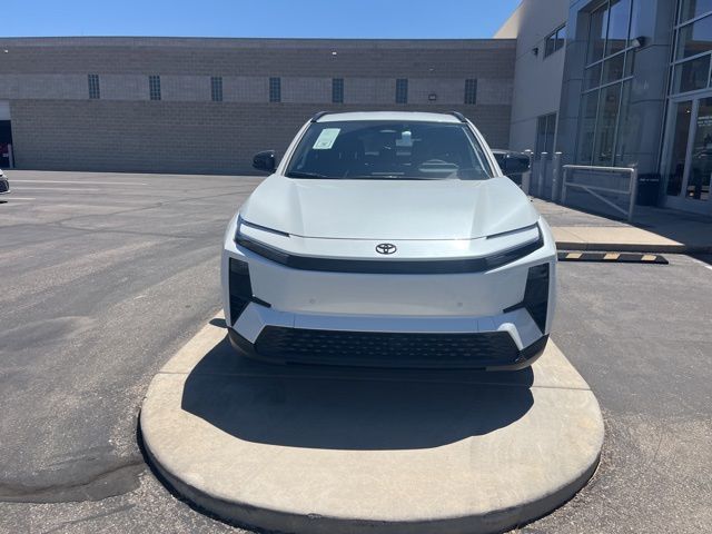 2026 Toyota C-HR SE - Photo 2
