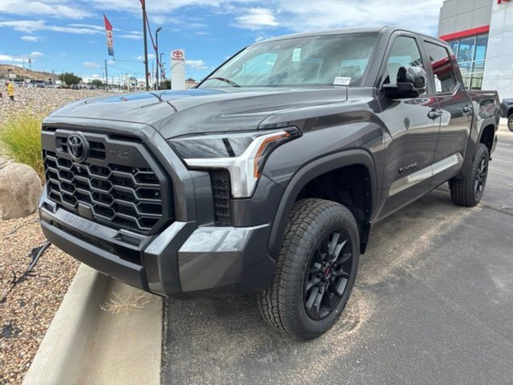 New 2026 Toyota Tundra Limited LIMITED CREWMAX 5.5
