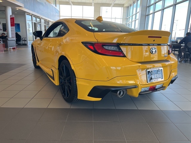 2026 Toyota GR86 Yuzu Edition - Photo 6