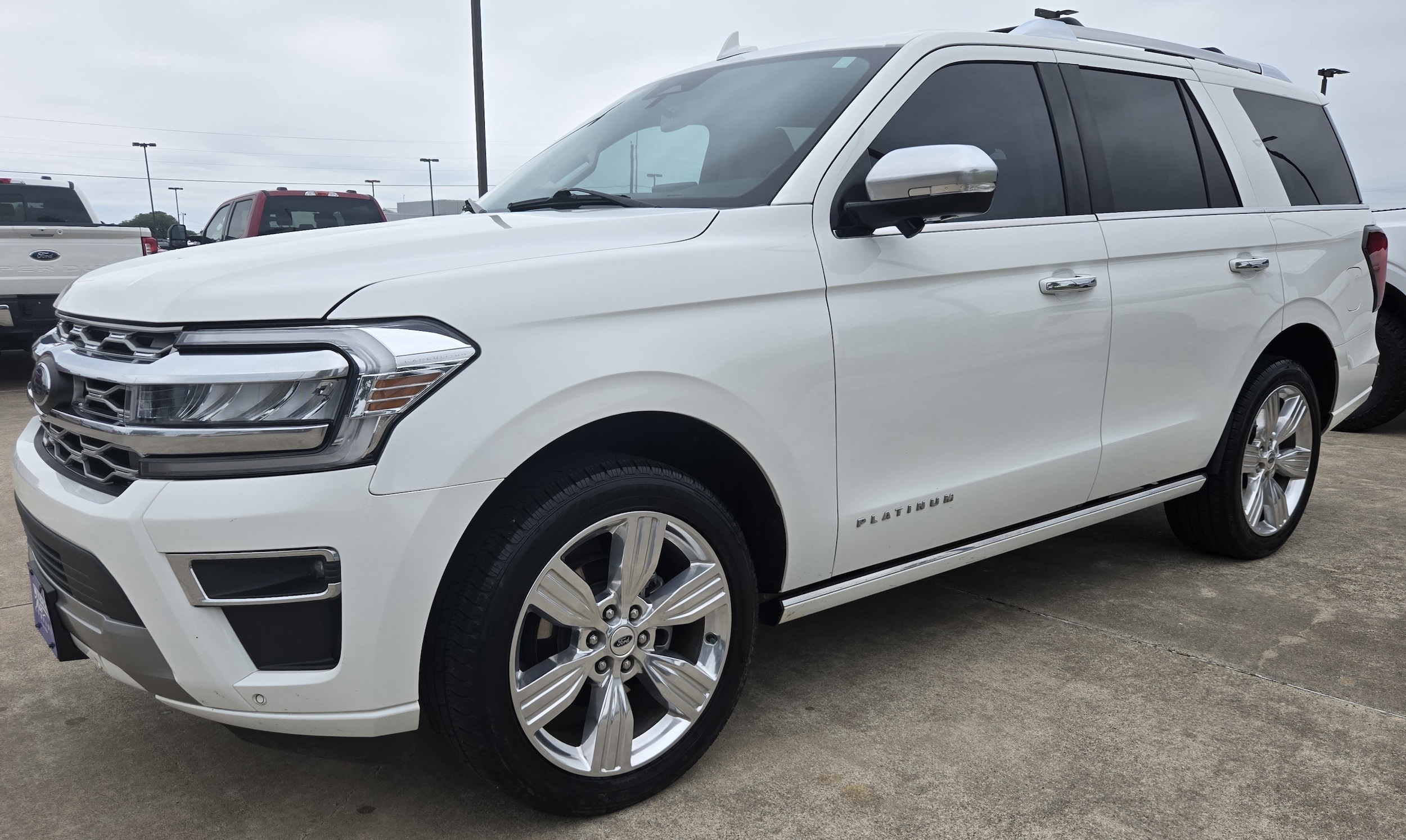 2023 Ford Expedition Platinum's photo