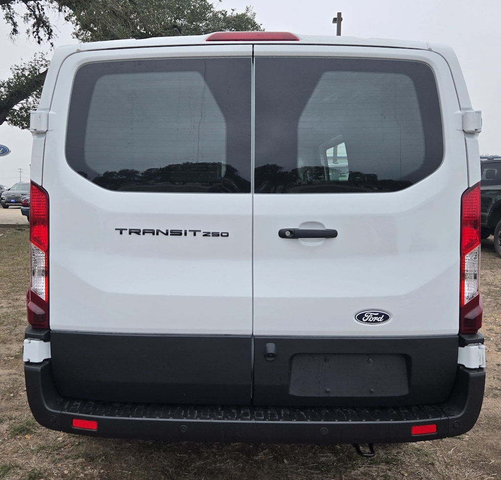 2026 Ford Transit photo 3