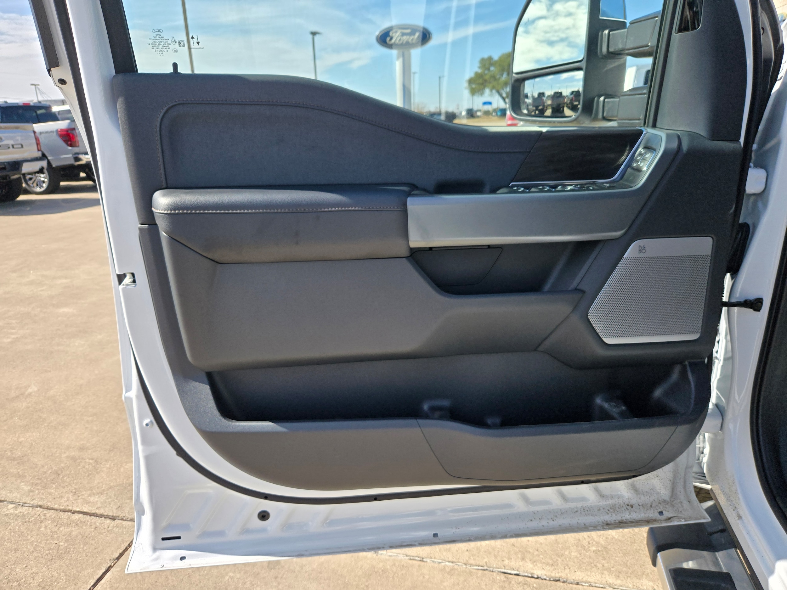 2025 Ford F-150 Lariat - Photo 9