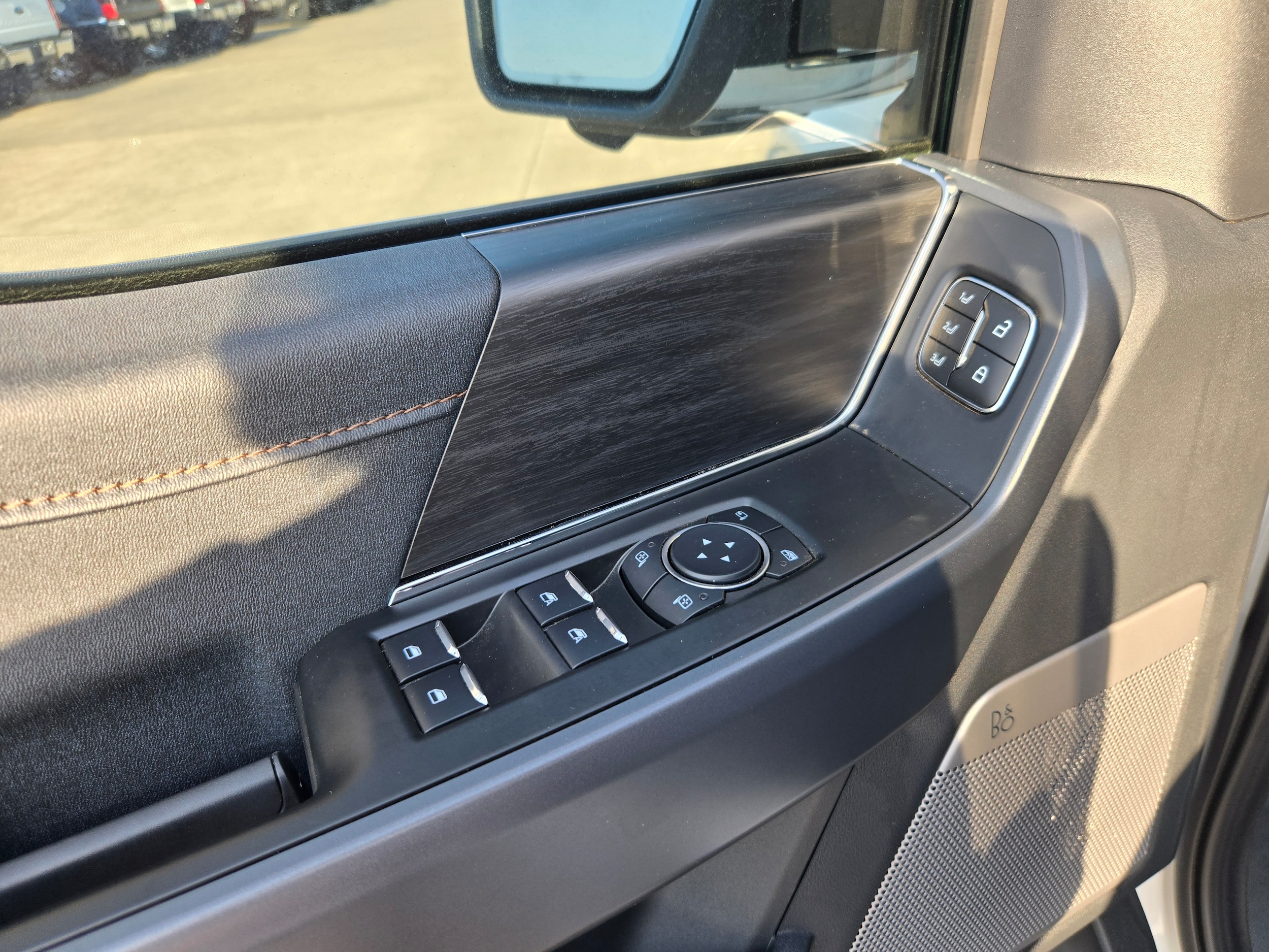 2025 Ford F-150 Lariat - Photo 10