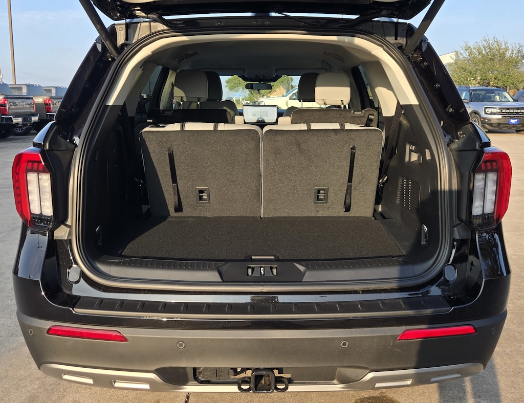 2026 Ford Explorer photo 4