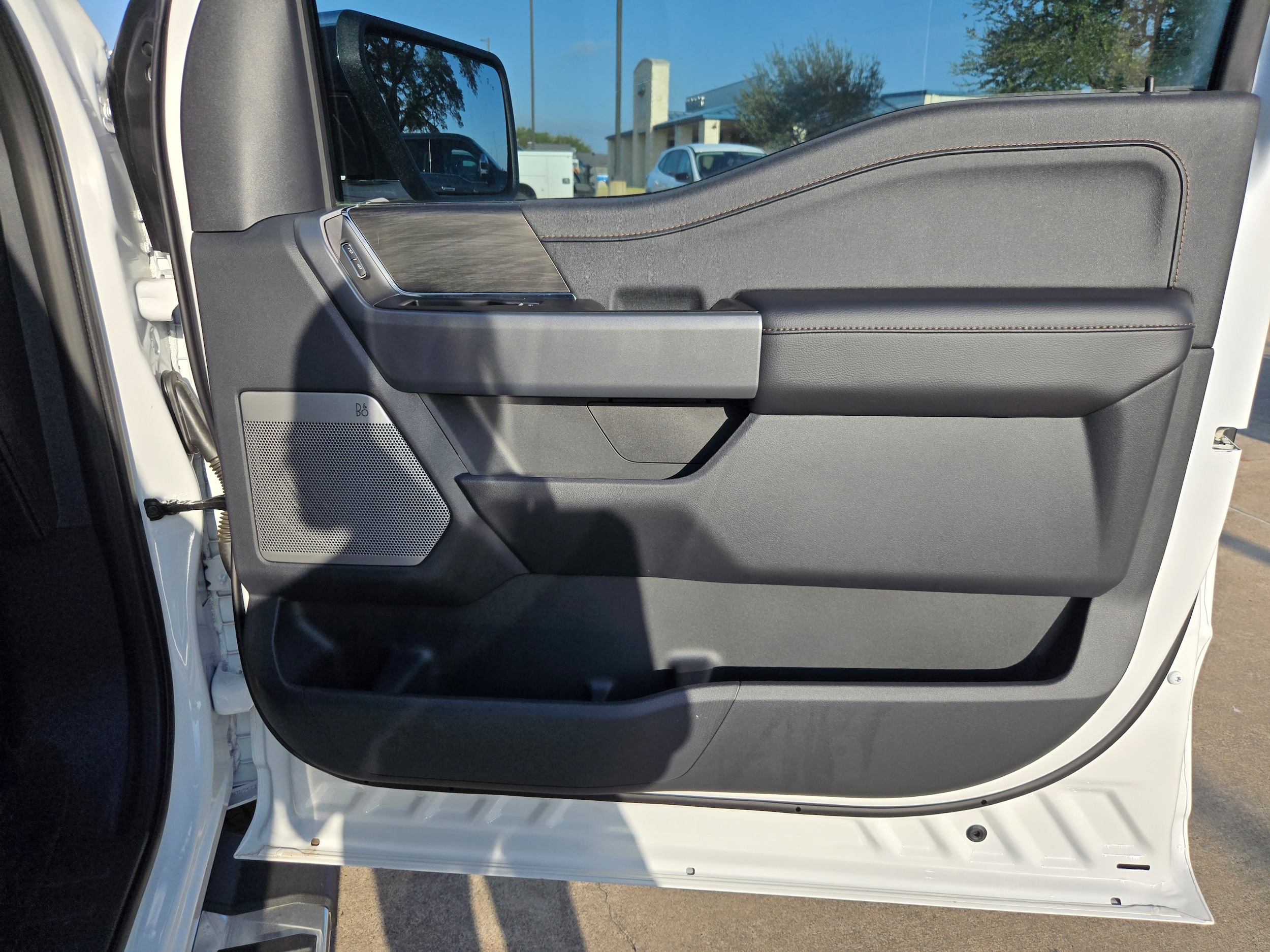 2025 Ford F-150 Lariat - Photo 13