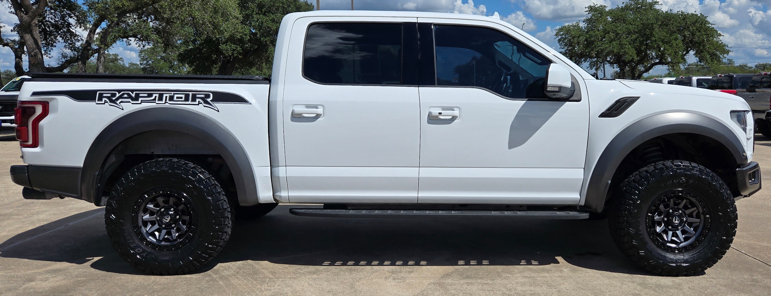 Used 2019 Ford F-150 Raptor with VIN 1FTFW1RG0KFC84955 for sale in Cuero, TX