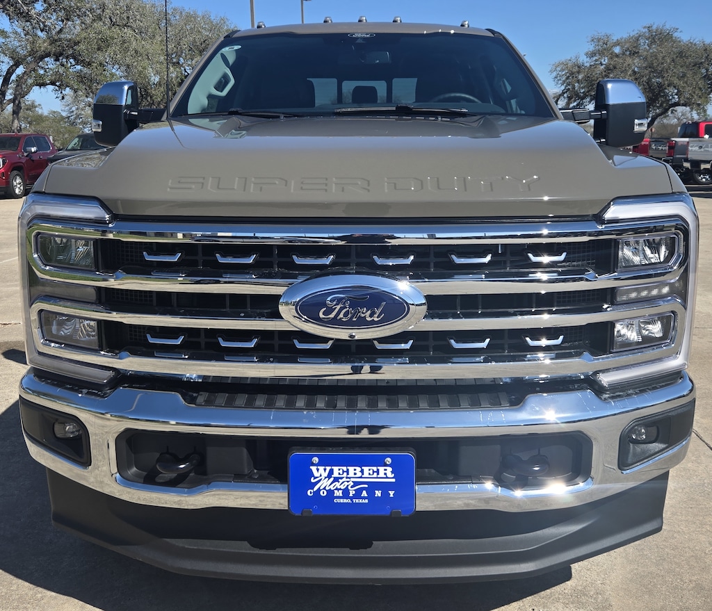 2026 Ford F-250 Lariat photo 2