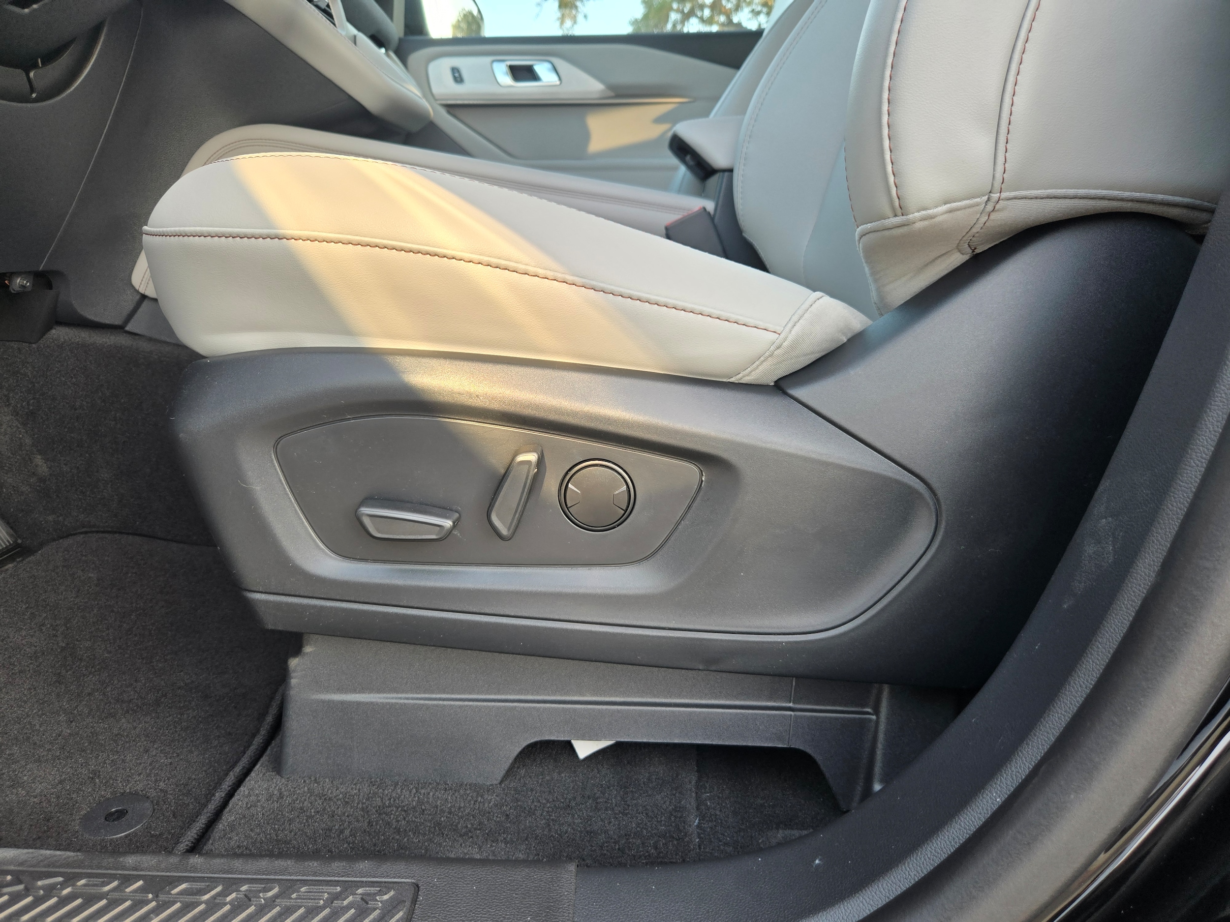 2026 Ford Explorer Active - Photo 12