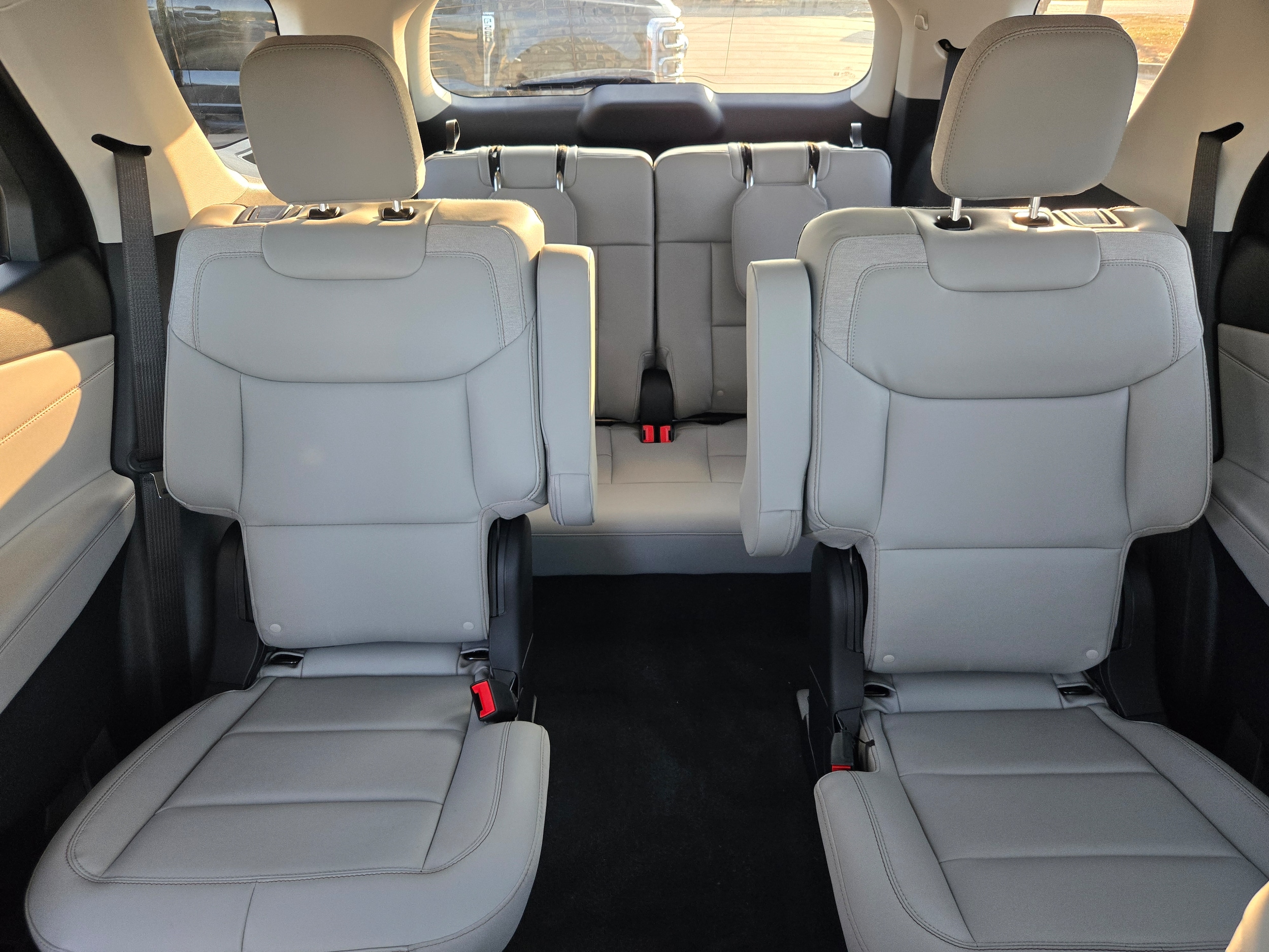 2026 Ford Explorer Active - Photo 18