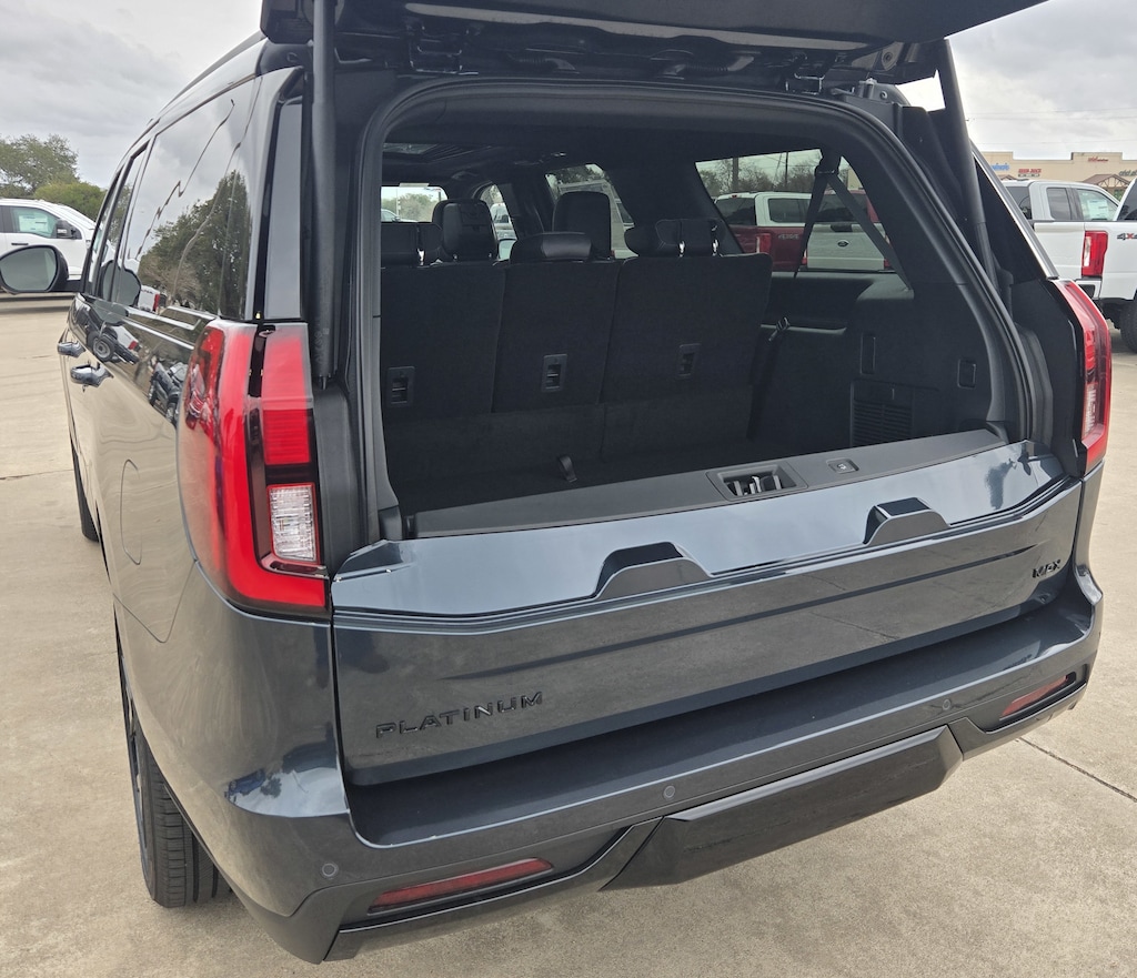 2026 Ford Expedition MAX photo 3