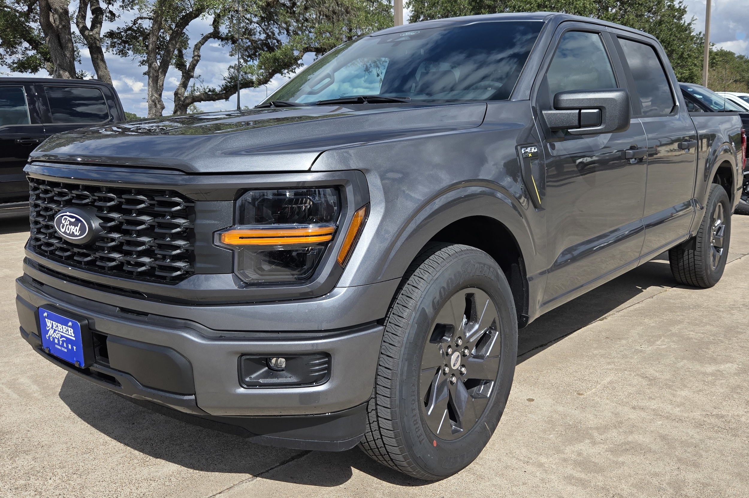 2025 Ford F-150 STX's photo