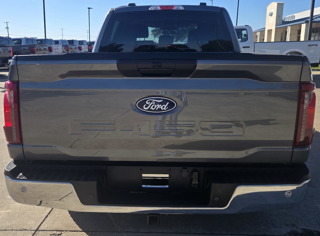 2025 Ford F-150 XLT photo 3