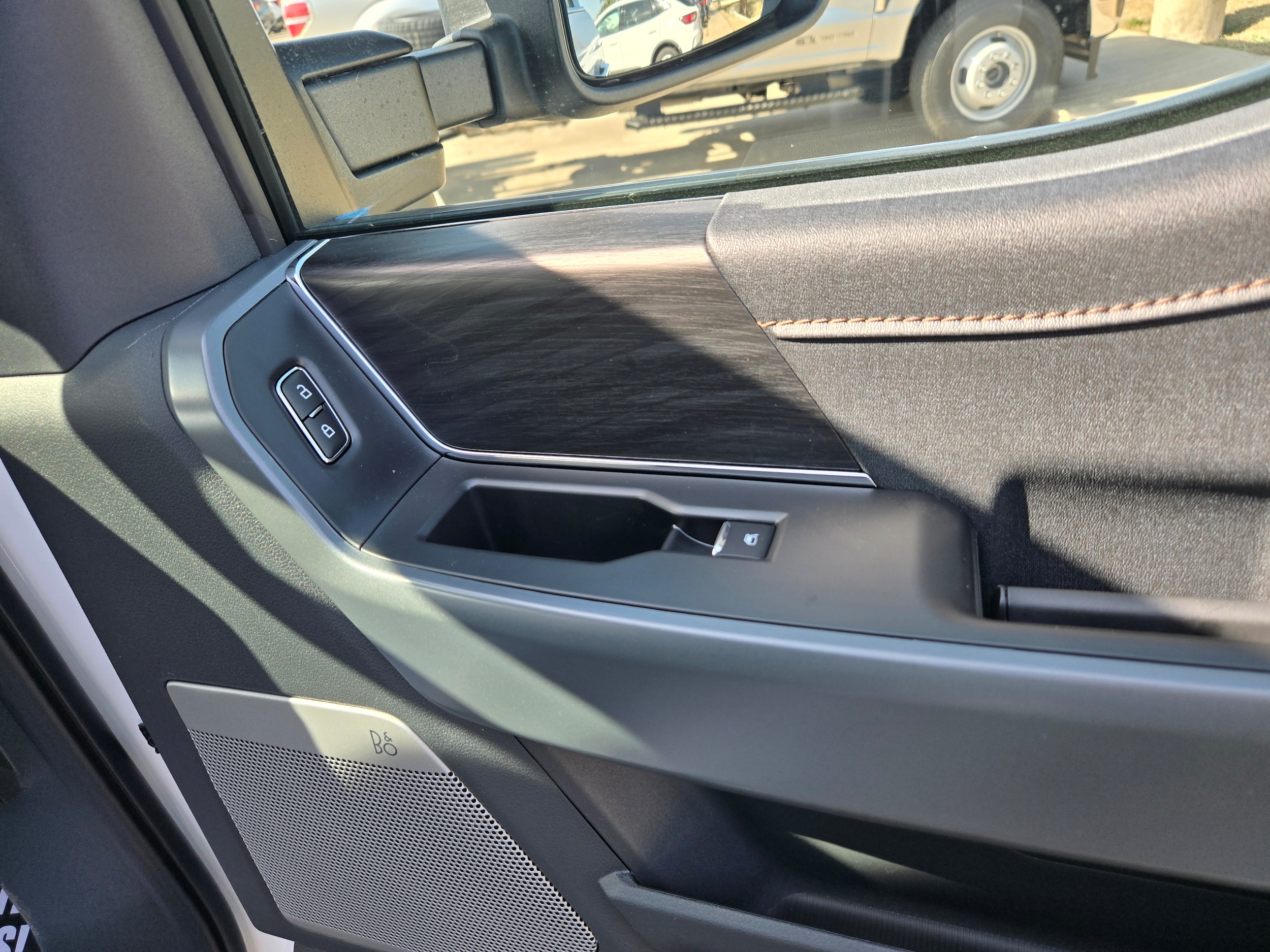 2025 Ford F-150 Lariat - Photo 14