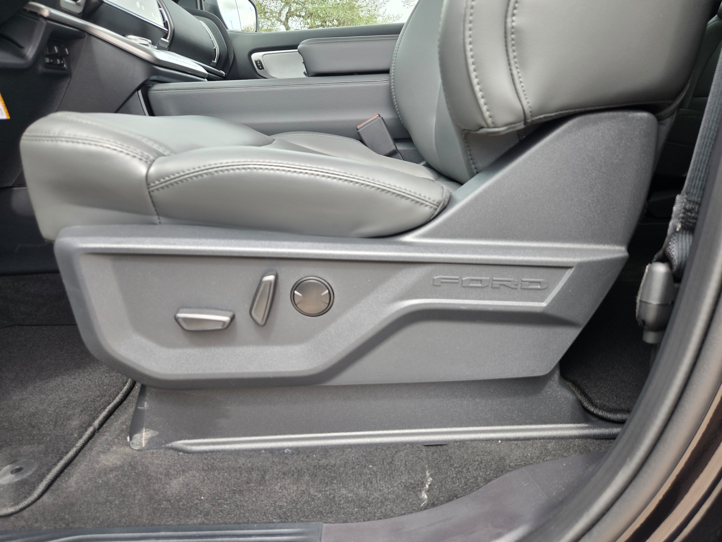 2026 Ford Expedition Active - Photo 15