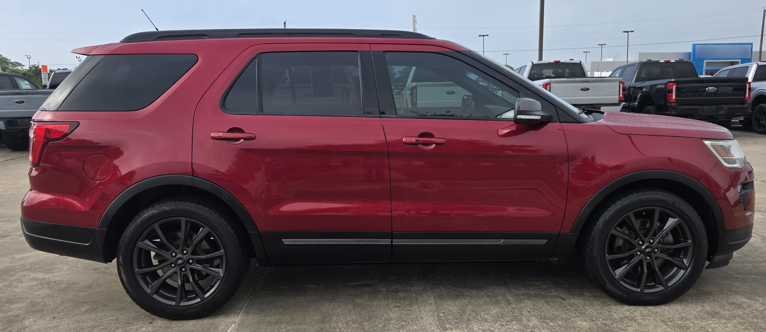Used 2018 Ford Explorer XLT with VIN 1FM5K7D80JGB78472 for sale in Cuero, TX