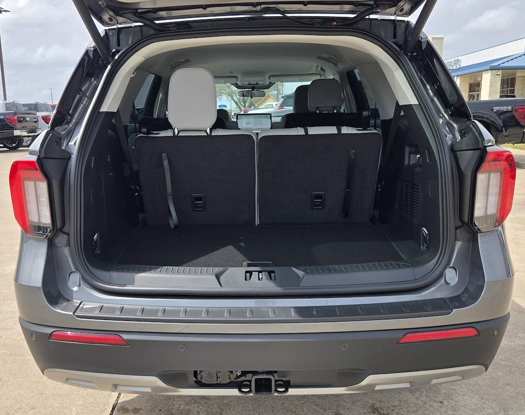 2026 Ford Explorer photo 3