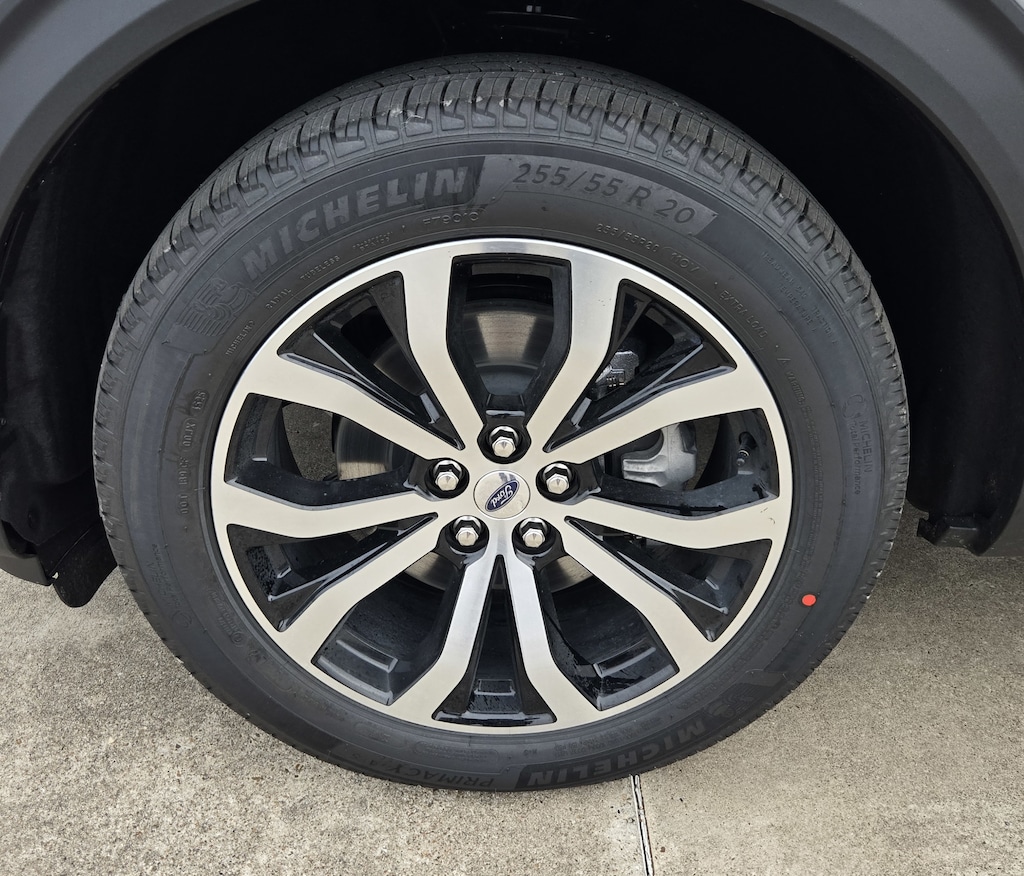 2026 Ford Explorer ST-Line photo 3