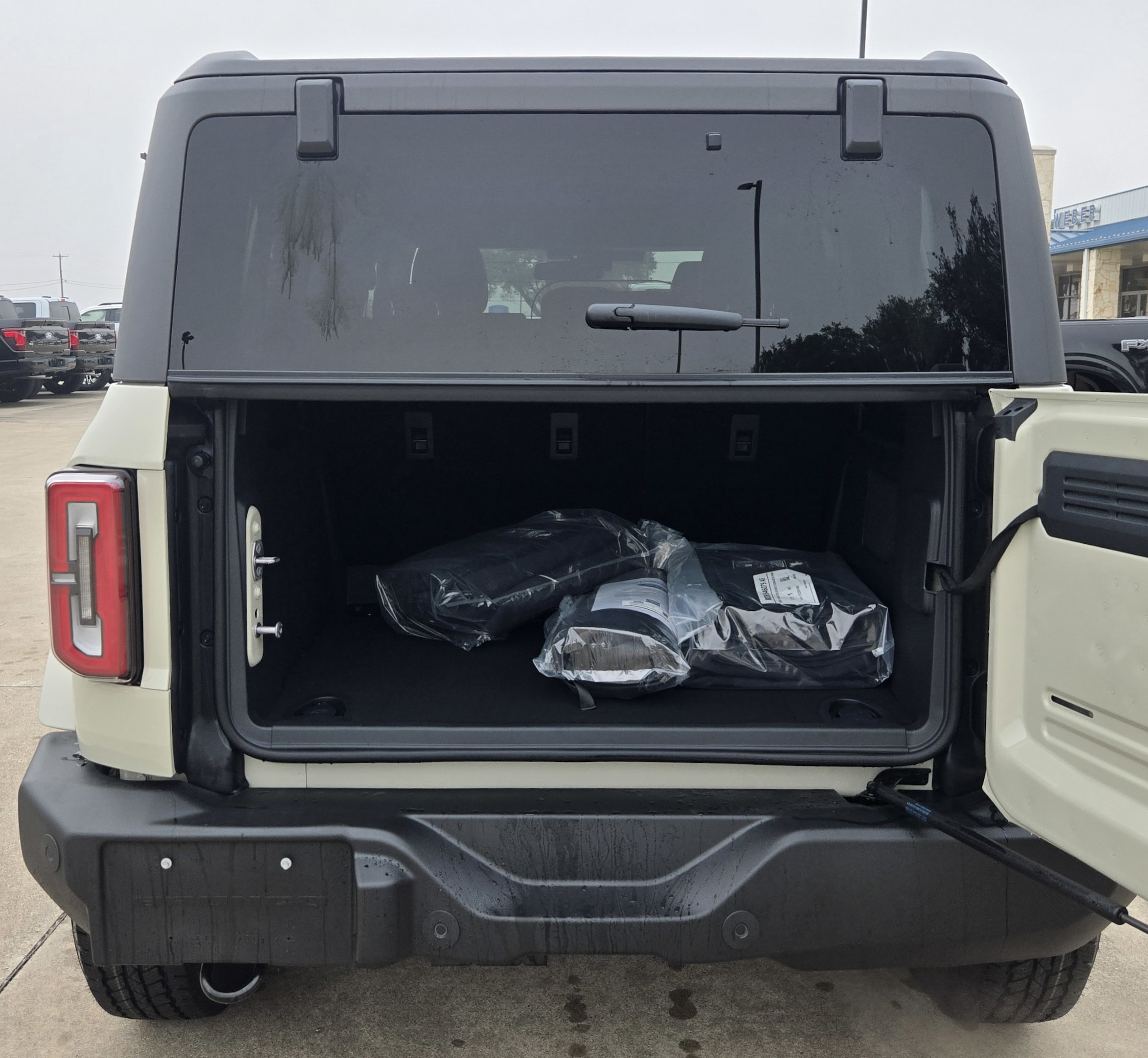 2025 Ford Bronco 4-Door Outer Banks - Photo 6