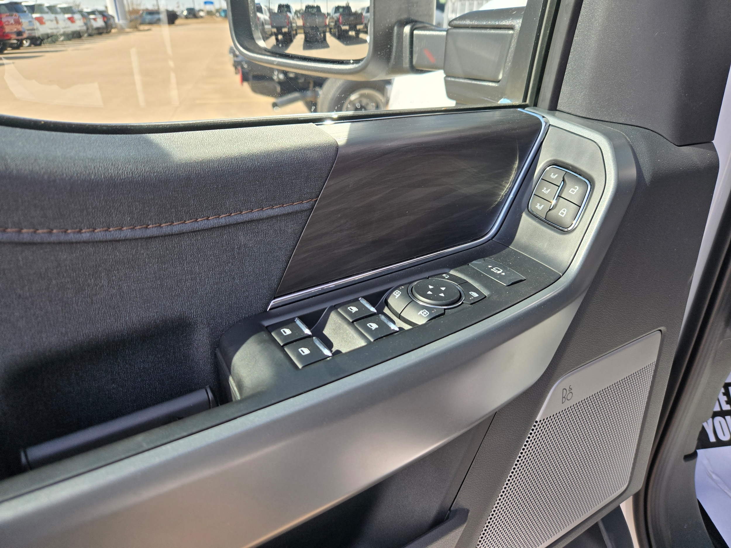 2025 Ford F-150 Lariat - Photo 10