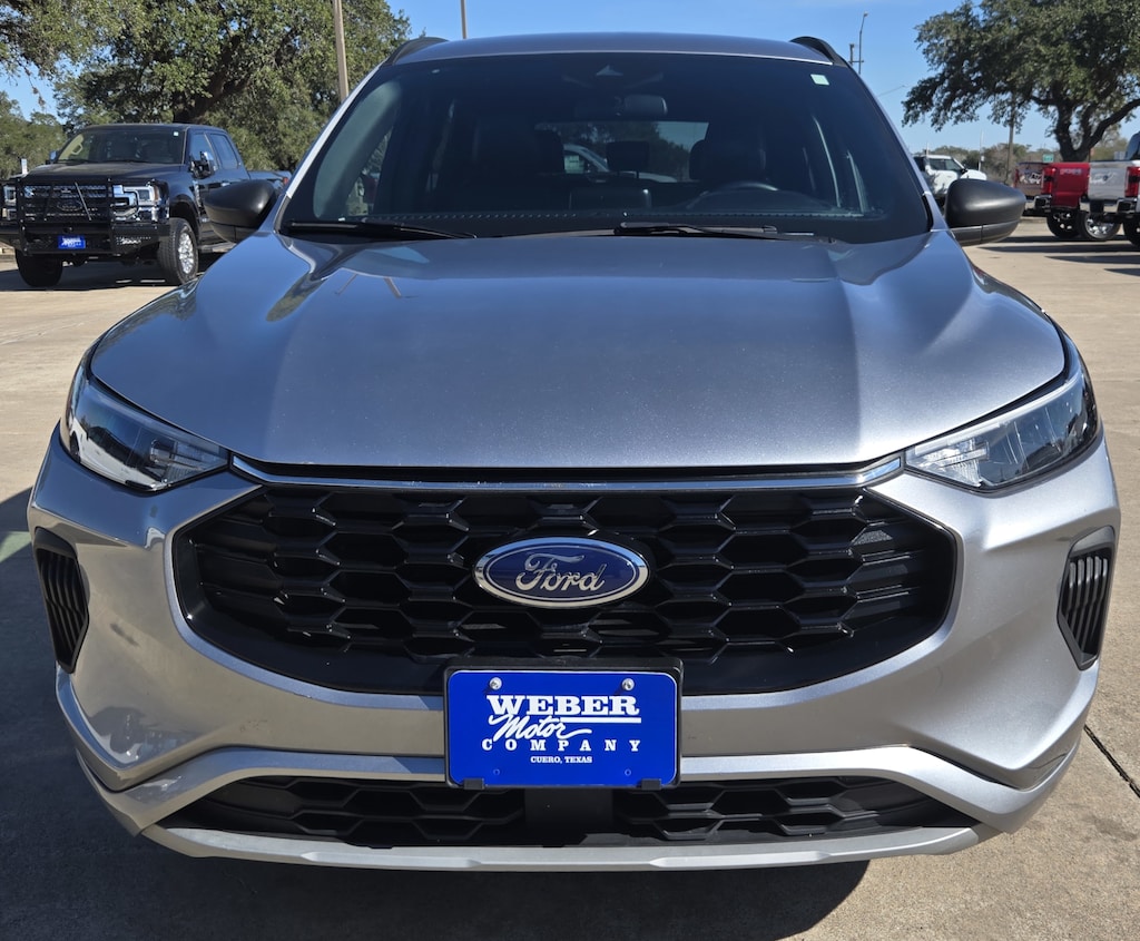 2023 Ford Escape ST-Line photo 2