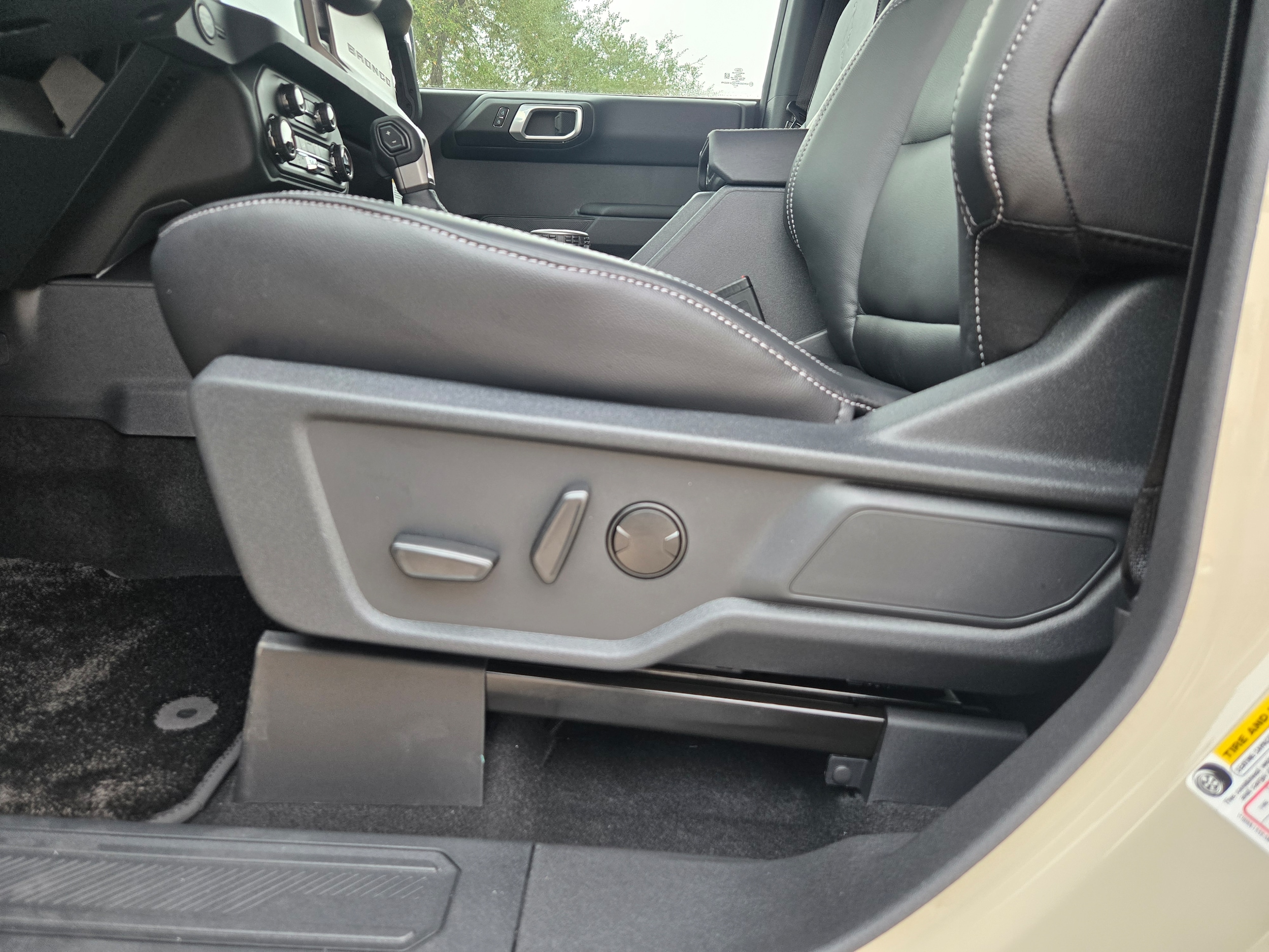 2025 Ford Bronco 4-Door Outer Banks - Photo 13