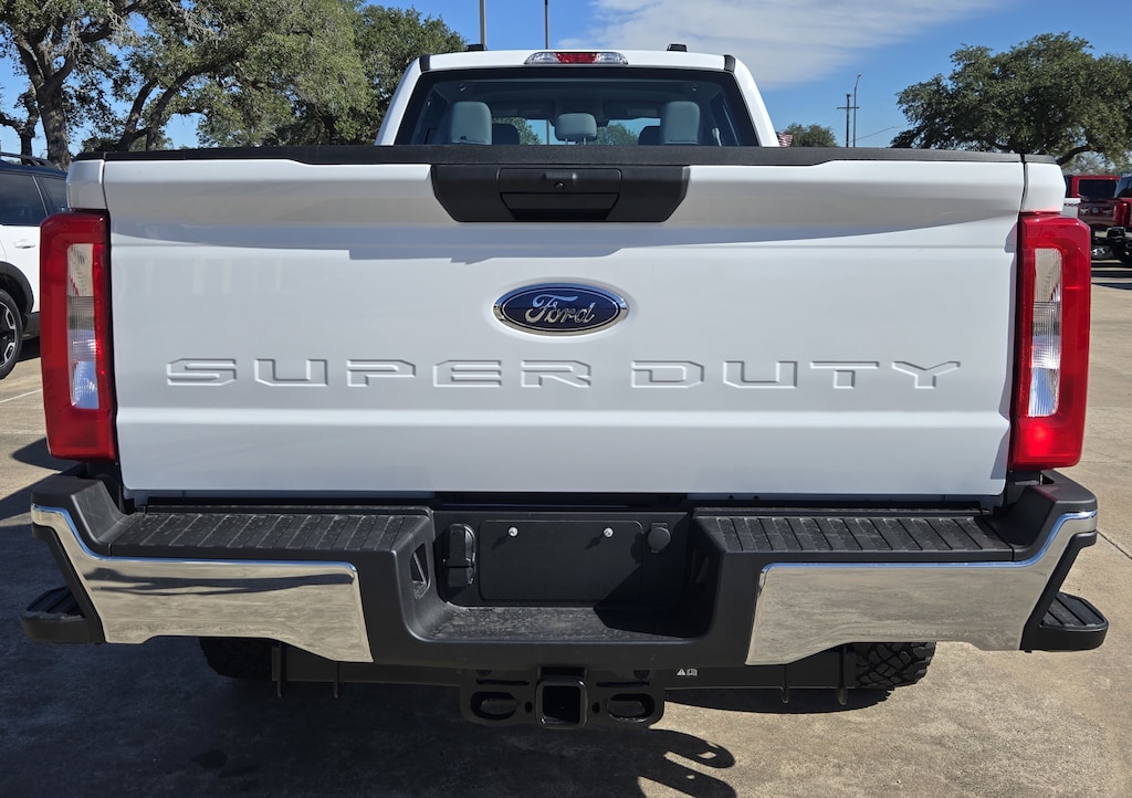 2026 Ford F-350 XL photo 3