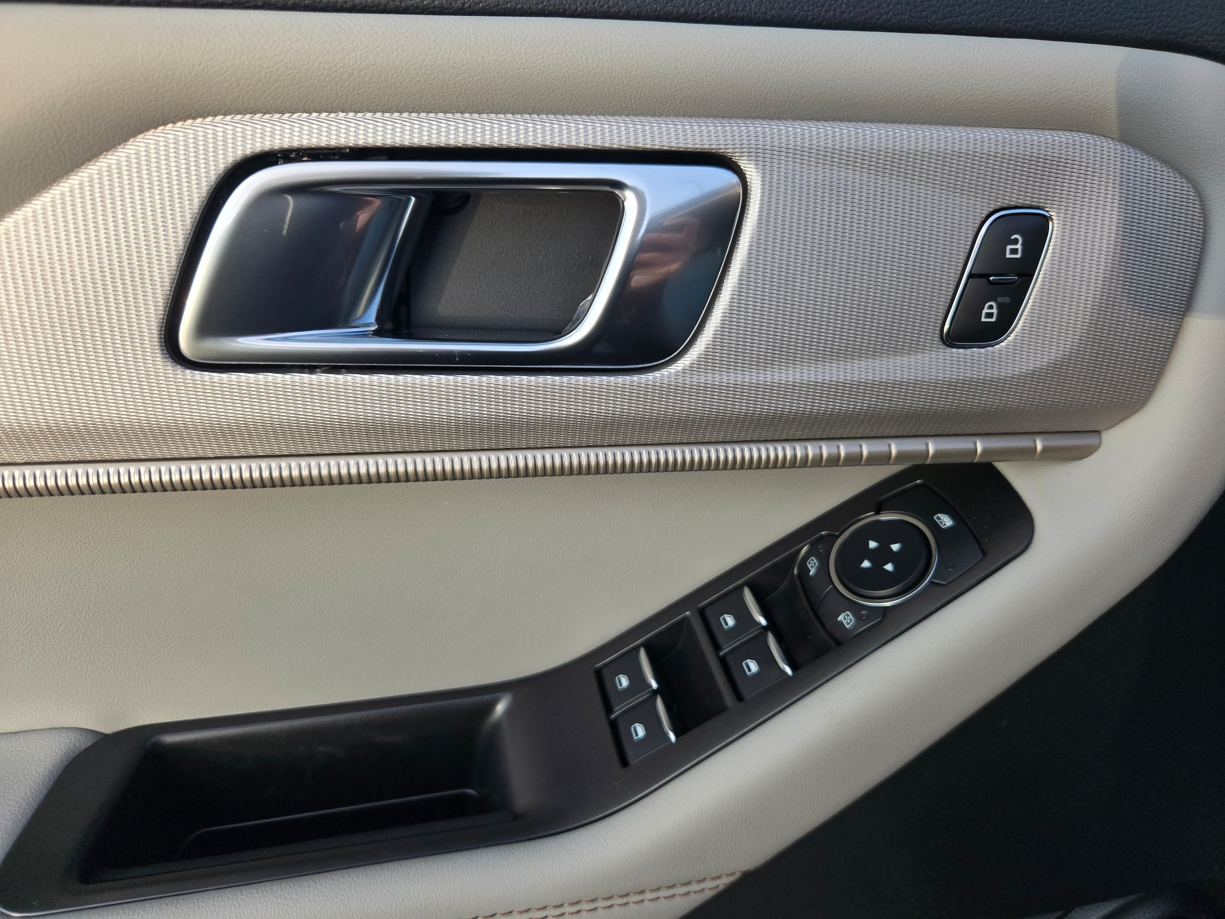 2026 Ford Explorer Active - Photo 10
