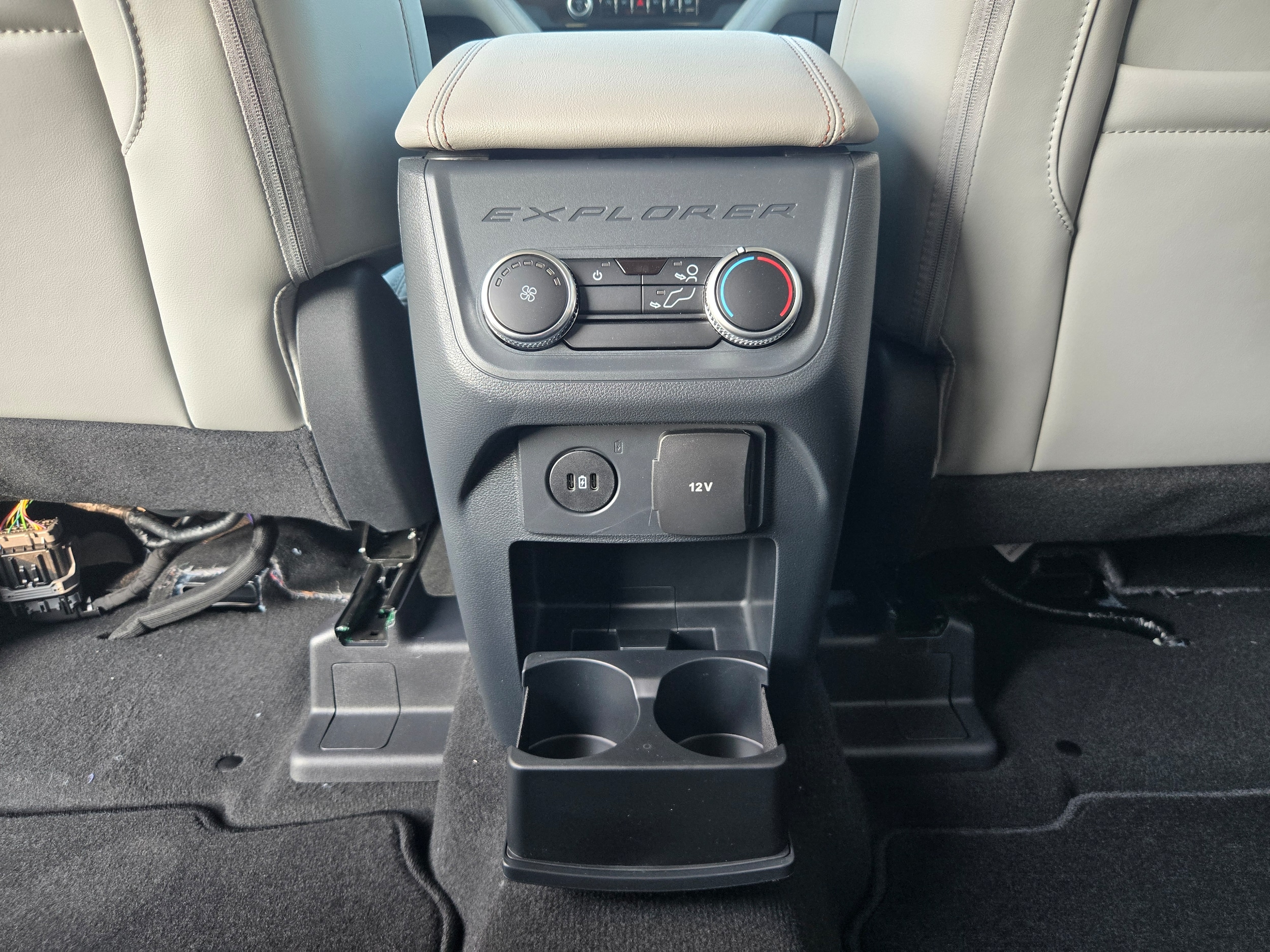 2026 Ford Explorer Active - Photo 21